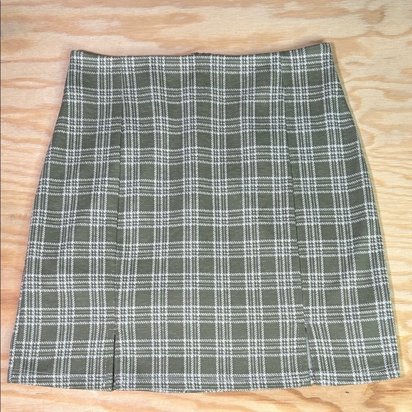 Full Tilt Plaid A-Line Skirt โ Green/White | Size XS - Picture 1 of 7